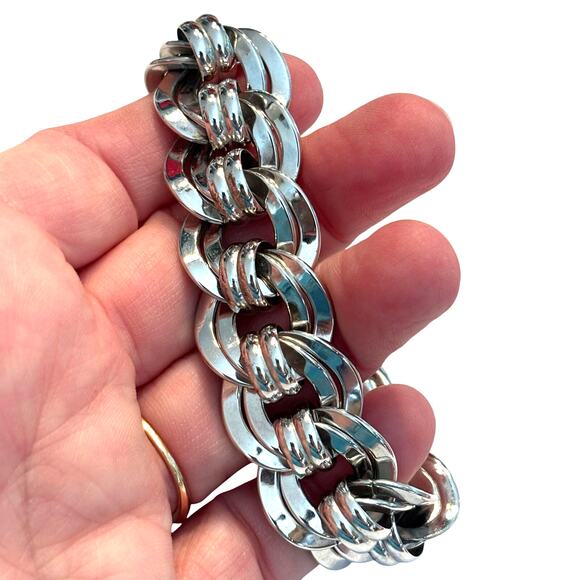 Vintage Monet chunky silver chain bracelet double links unique design 1980's - Picture 8 of 8